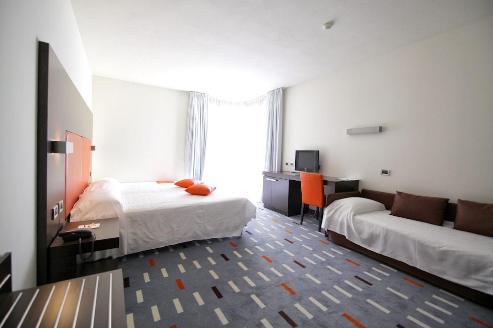 Hotel Major Ronchi Dei Legionari Esterno foto