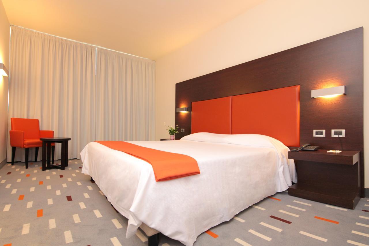 Hotel Major Ronchi Dei Legionari Esterno foto