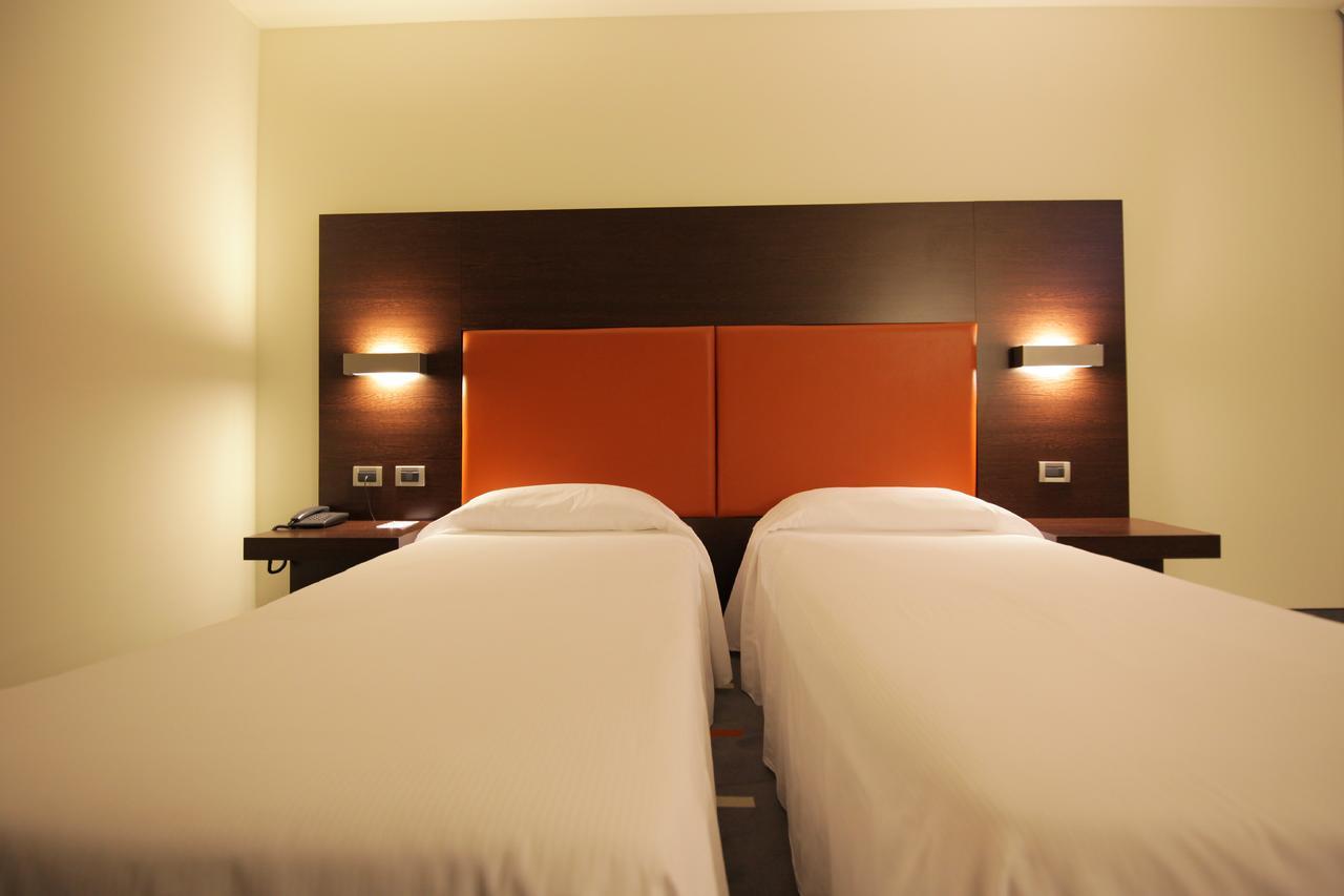 Hotel Major Ronchi Dei Legionari Esterno foto