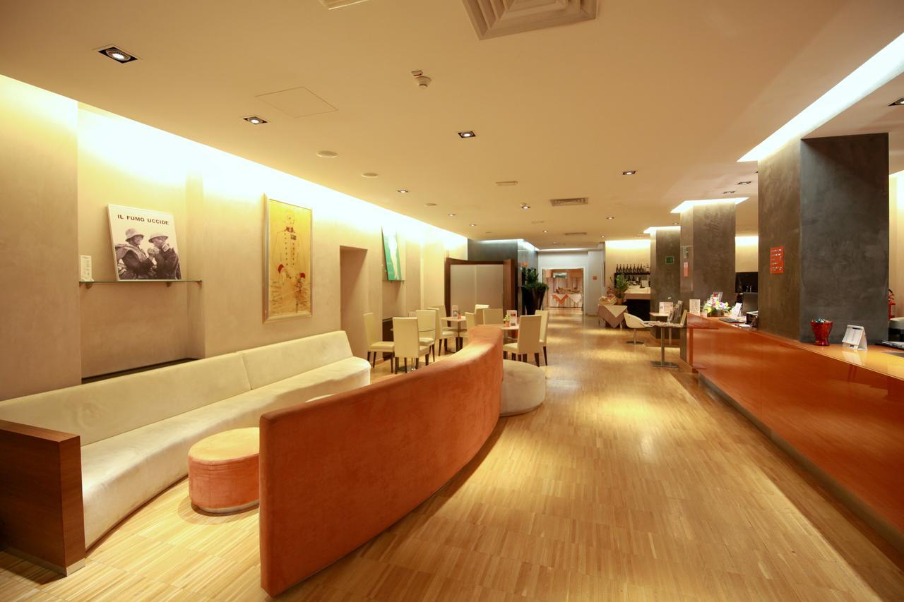 Hotel Major Ronchi Dei Legionari Esterno foto